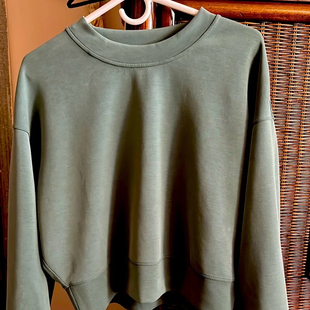 Lululemon Sage Green Crewneck Scuba Sweatshirt - Picture 1 of 10
